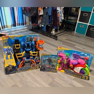 Brand New DC Super Friends Villains and Heroes Sets. (3 sets)